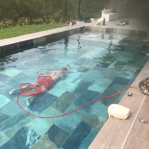 Surveillance des réseaux immergés par un expert en plongée